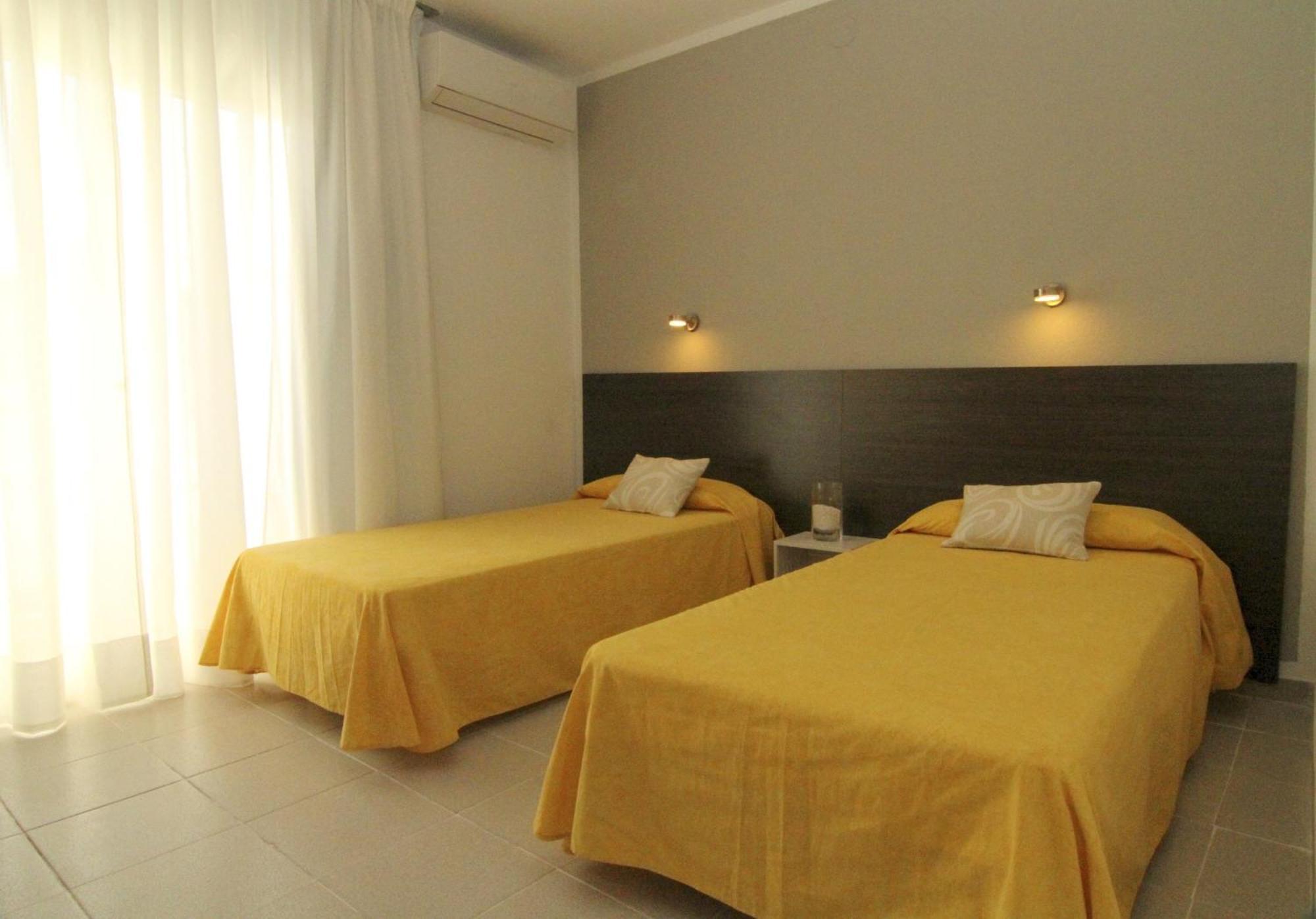 Hostal Tahiti Rs Salou Quarto foto